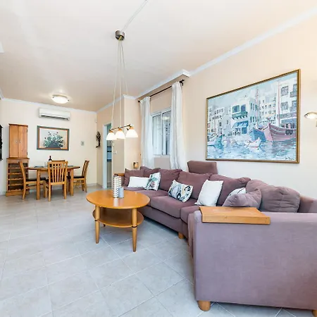 Villa Charming 3-bedroom Dehesa de Campoamor (Orihuela Costa)